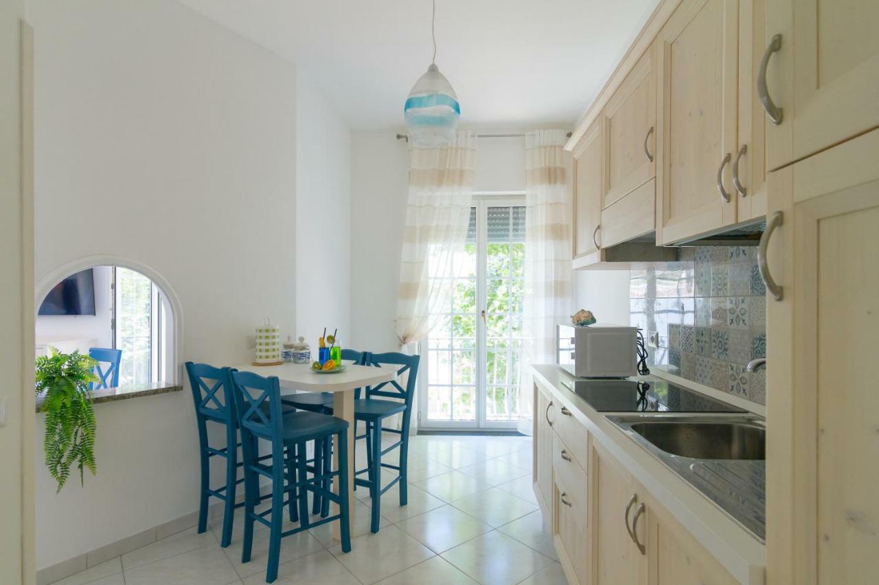 Aquamarine Relaxing Capri Suites Экстерьер фото